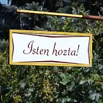 بيت ضيافة Opusztaszeri Mozes Vendeghaz
